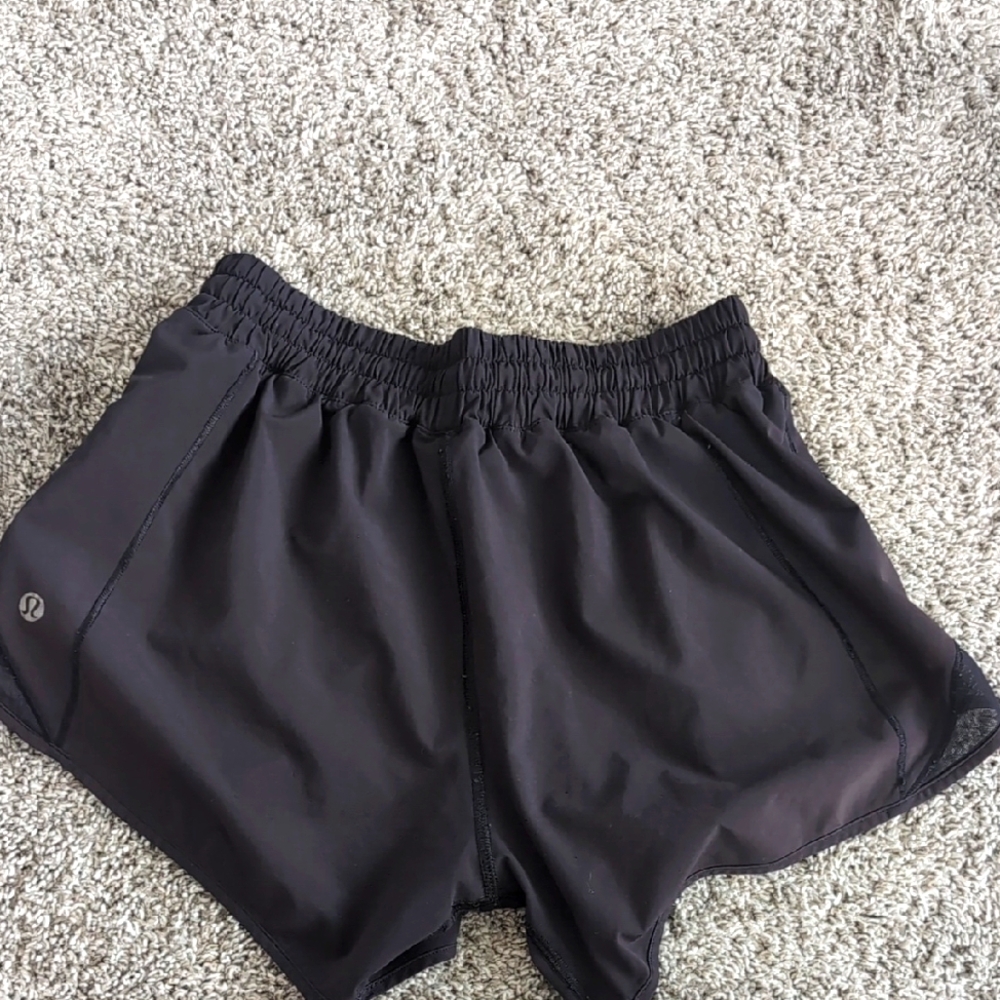Lululemon Size 4 - 4 Inch Inseam